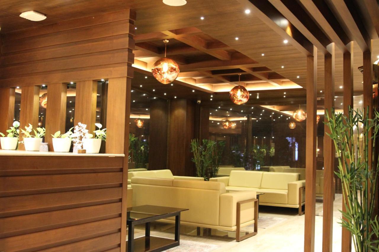 Retrieve Health & Wellness Hotel Kochi Luaran gambar