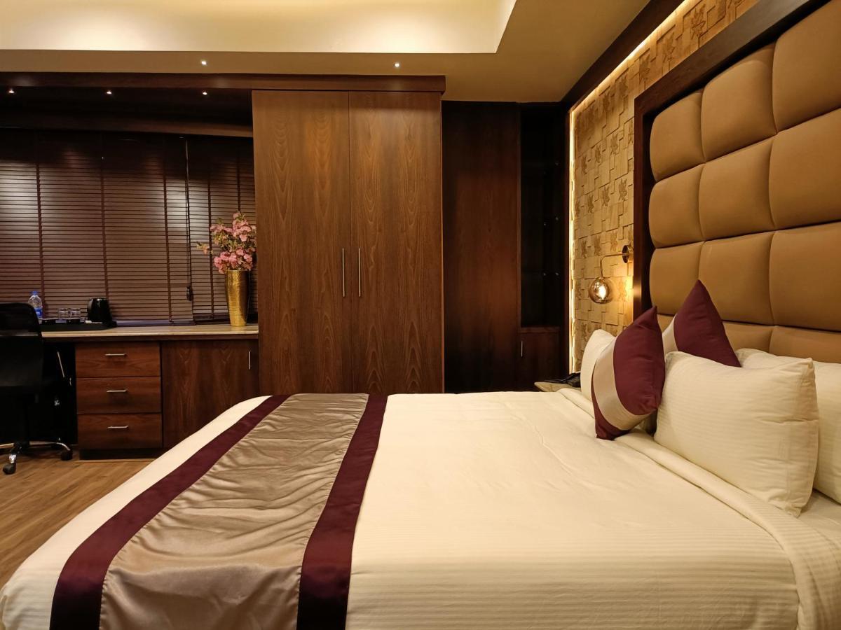 Retrieve Health & Wellness Hotel Kochi Luaran gambar